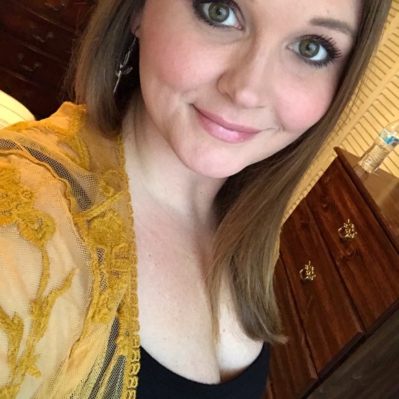 Meet your Posher, Christy - Picture 1 of 1